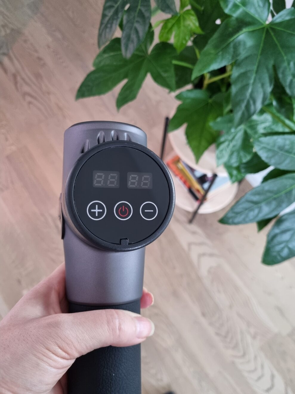 re. Professional massagepistol 2 Re display webben