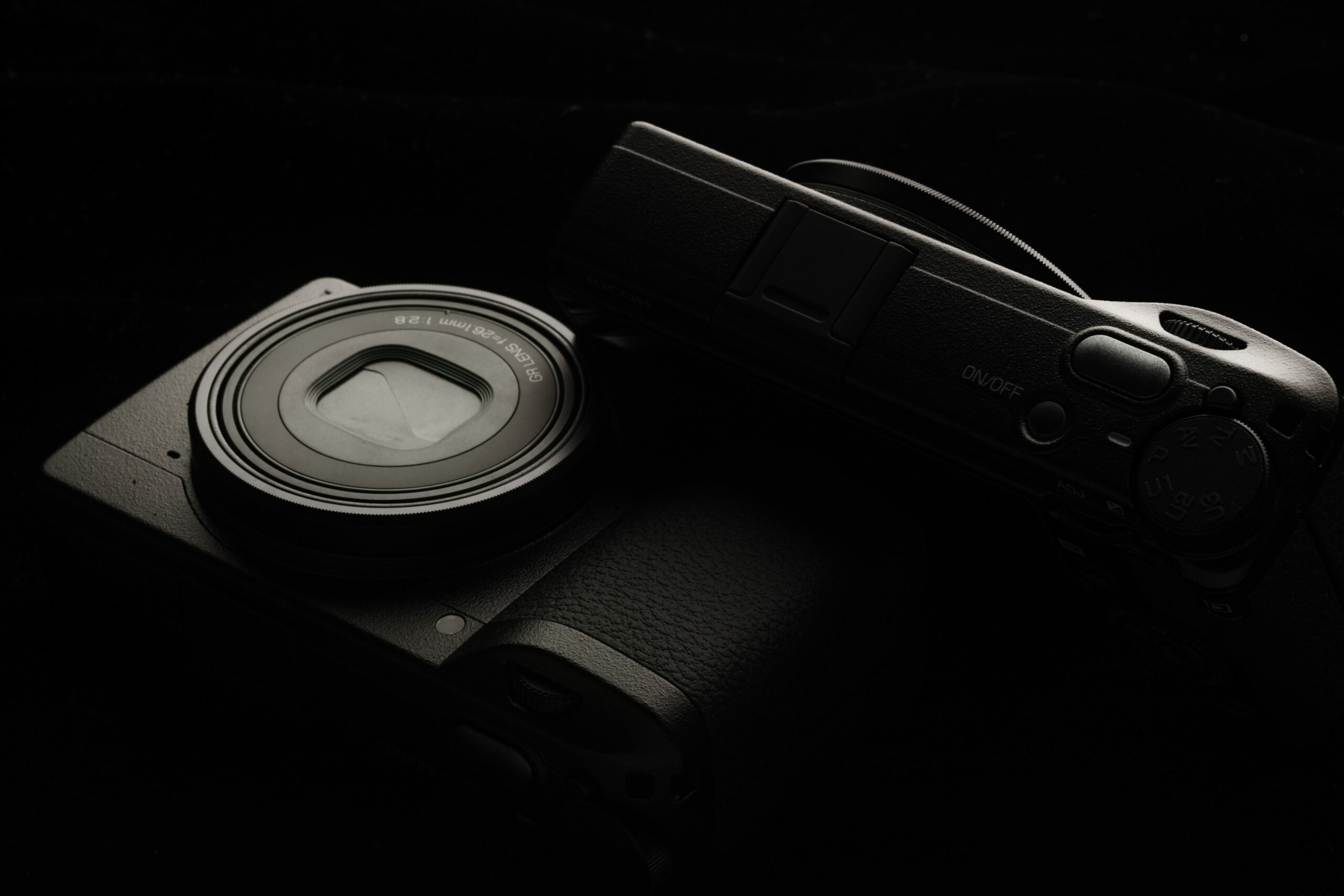 Ricoh GR III HDF med integreret filter 2 127818 127819 Ricoh GR HDF 011 7 GR HDF scaled