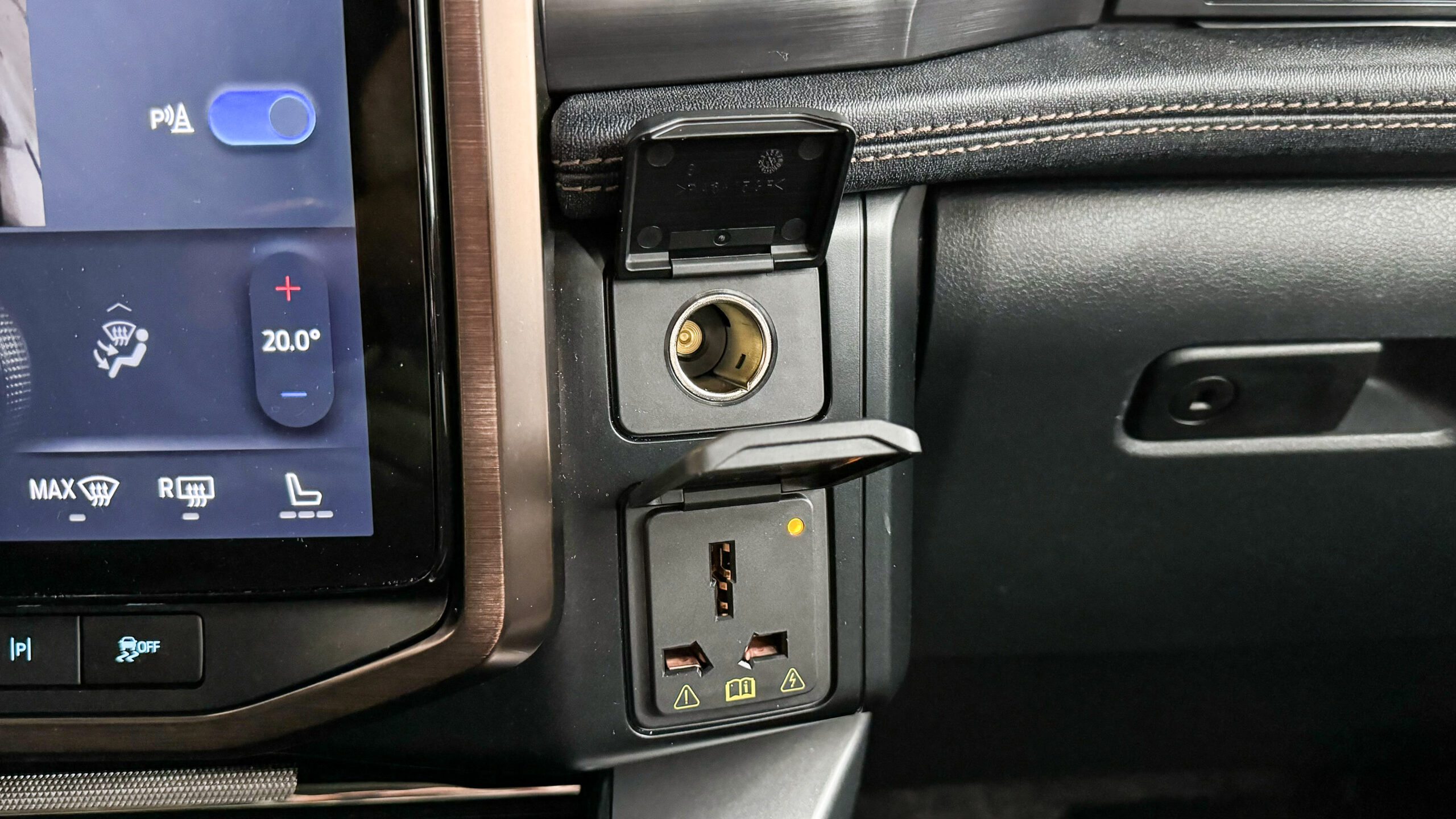 Ford F-150 power outlet 3