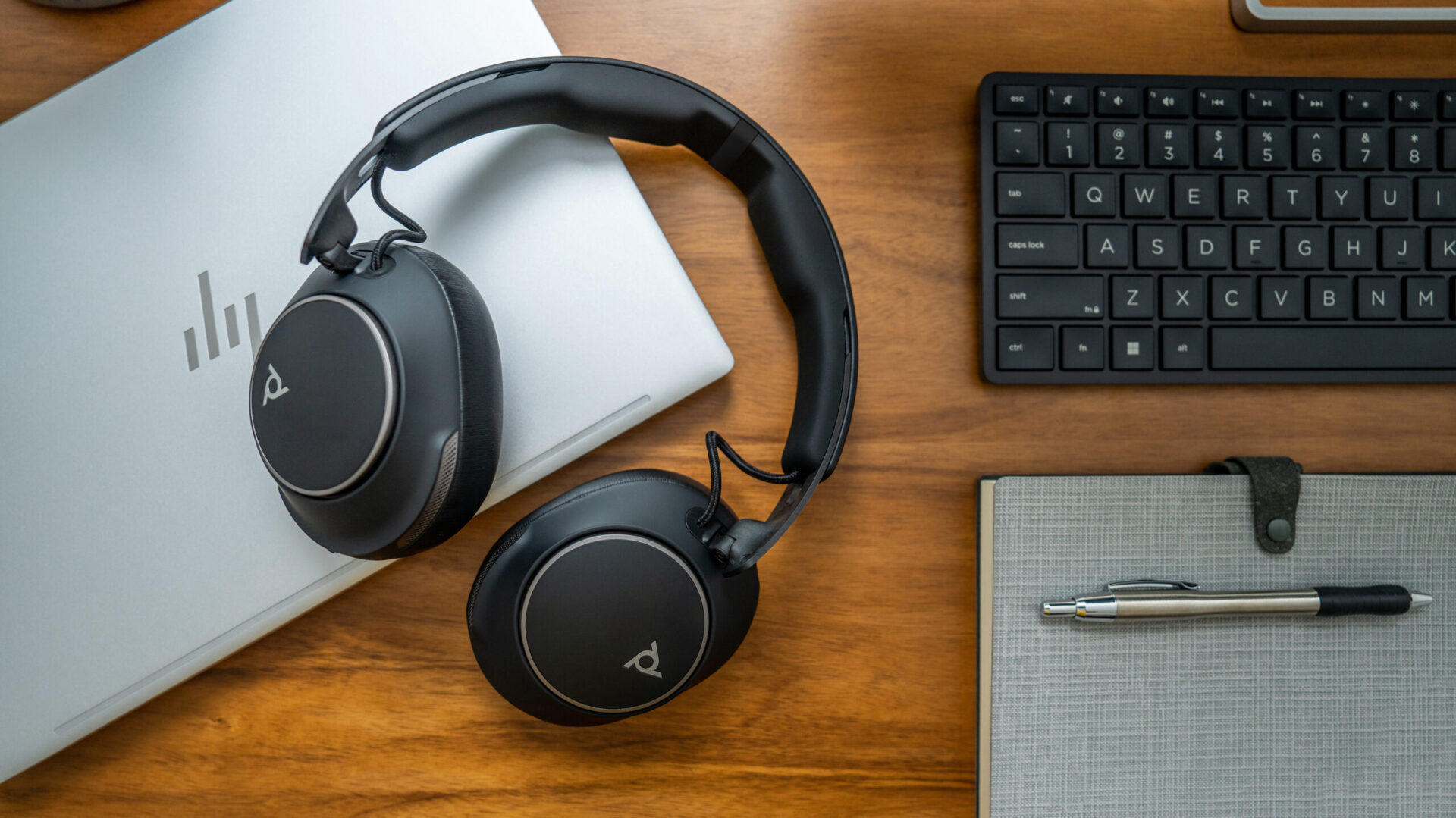 Poly Voyager Surround 80