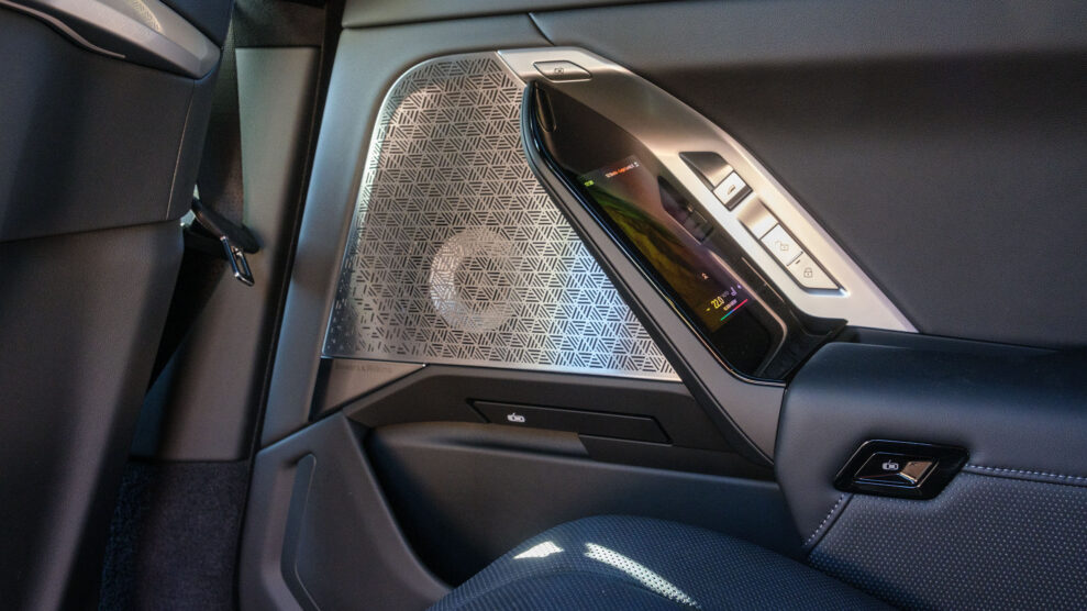 BMW theatre screen 5