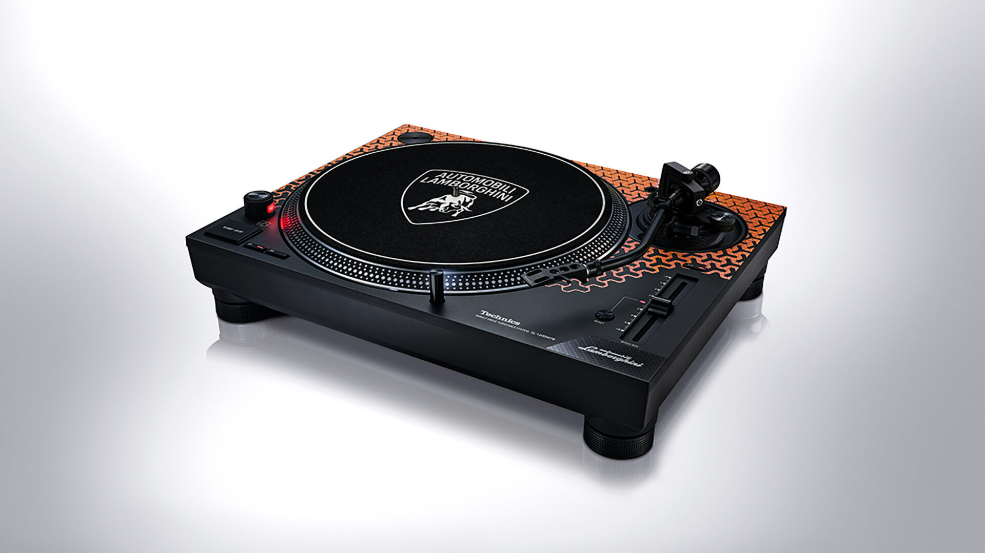 Technics SL-1200M7B Lamborghini special edition