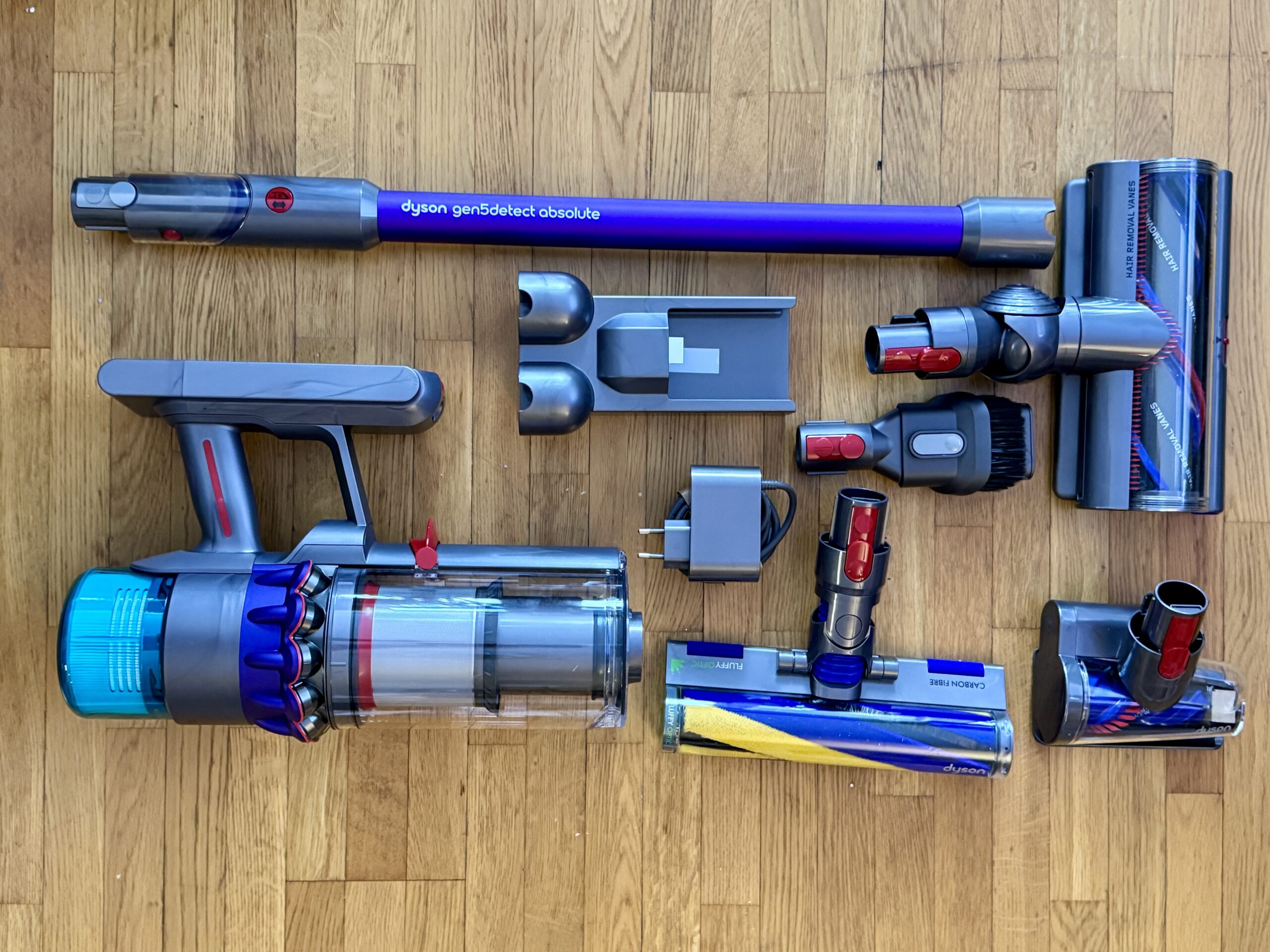 Dyson gen5detect Absolute 2 dyson contents scaled