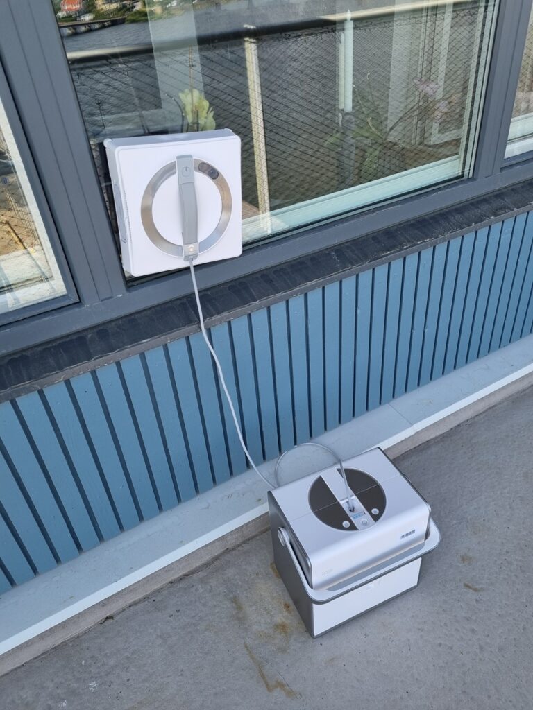 Ecovacs Winbot W2 Omni 5 Ecovacs jobbar