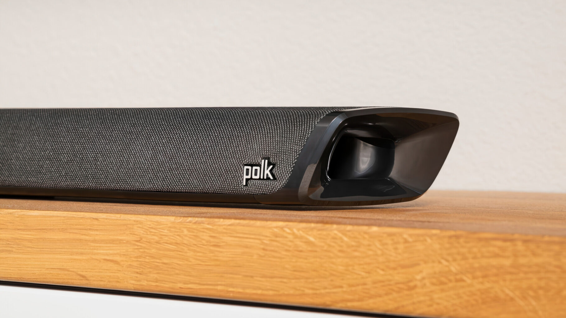 Polk Audio Magnifi Max AX SR 1 Magnfi-Max-AX-SR_Image_Sound-Bar-lifestyle