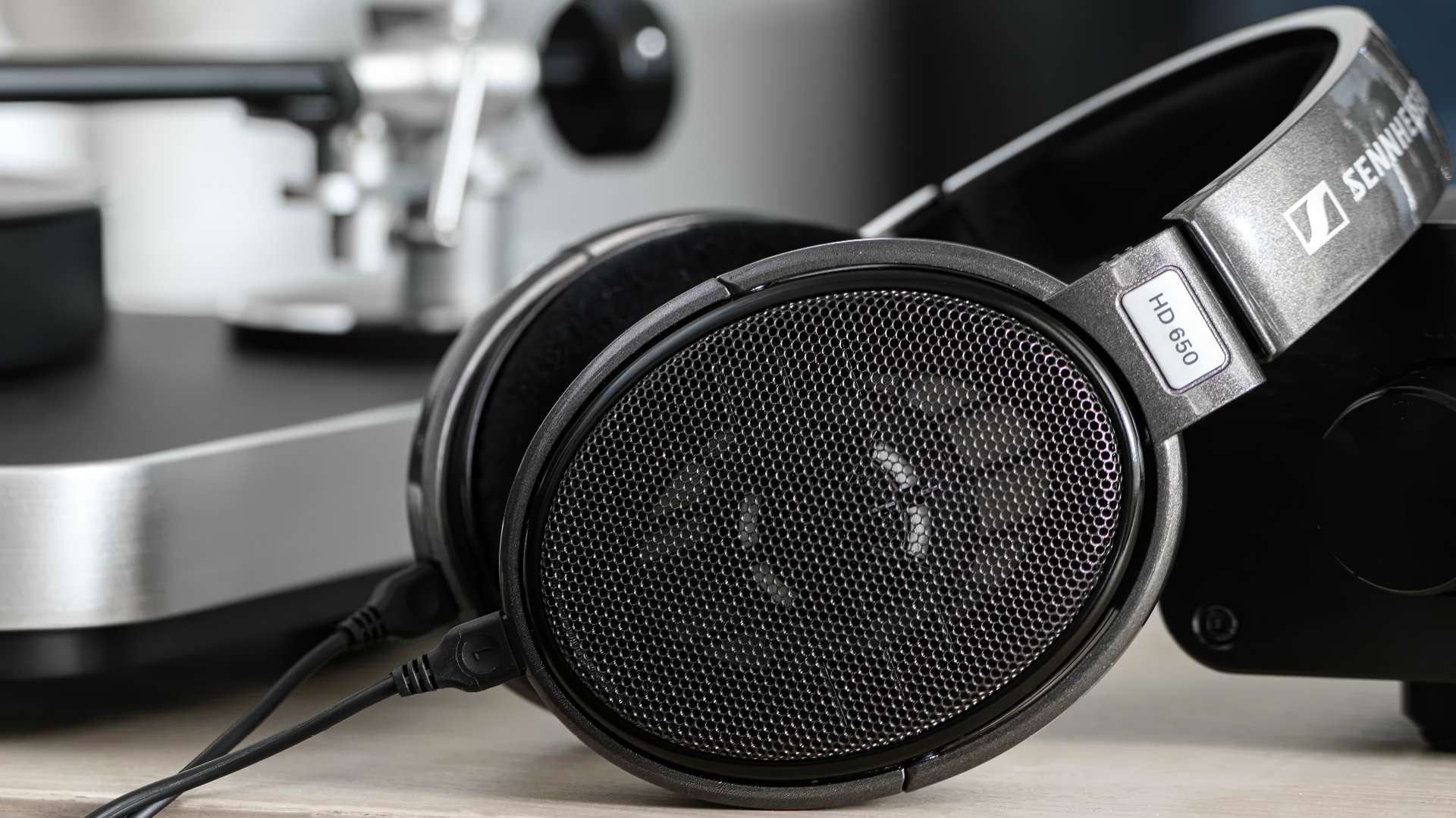 Sennheiser HD 650 2 Sennheiser HD 650 lifestyle