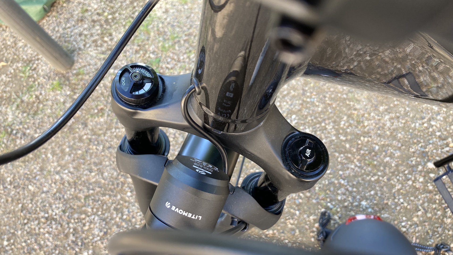 Coboc Iseo Medium Salmiak Black 6 Coboc suspension
