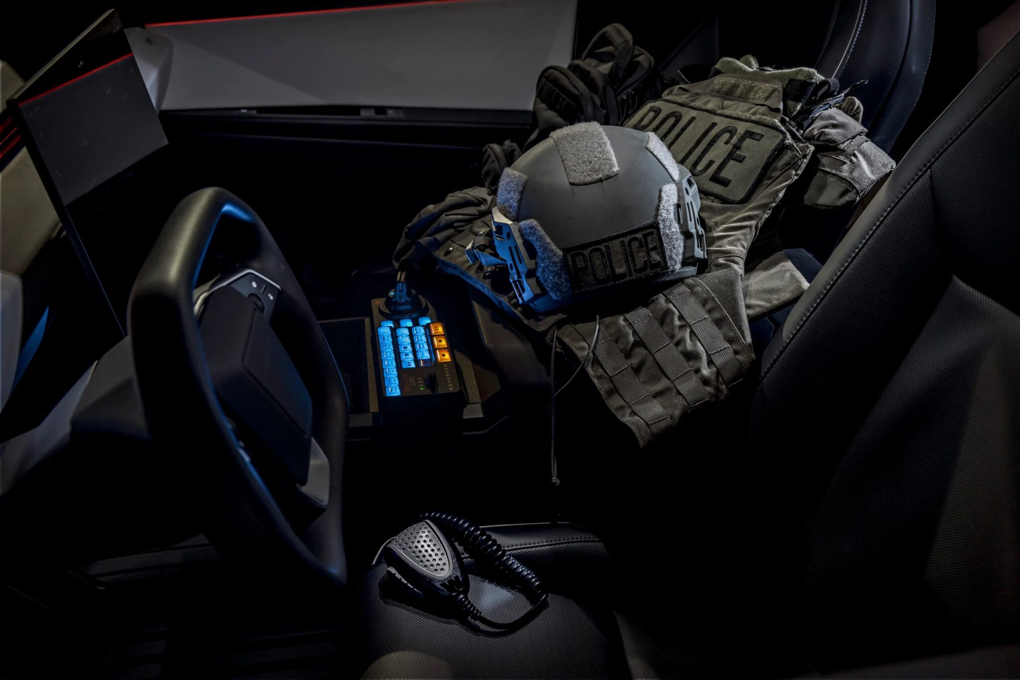 Tesla Cybertruck som politibil 2 UP-Tesla-Cybertruck-Police-Truck-1-2048x1366
