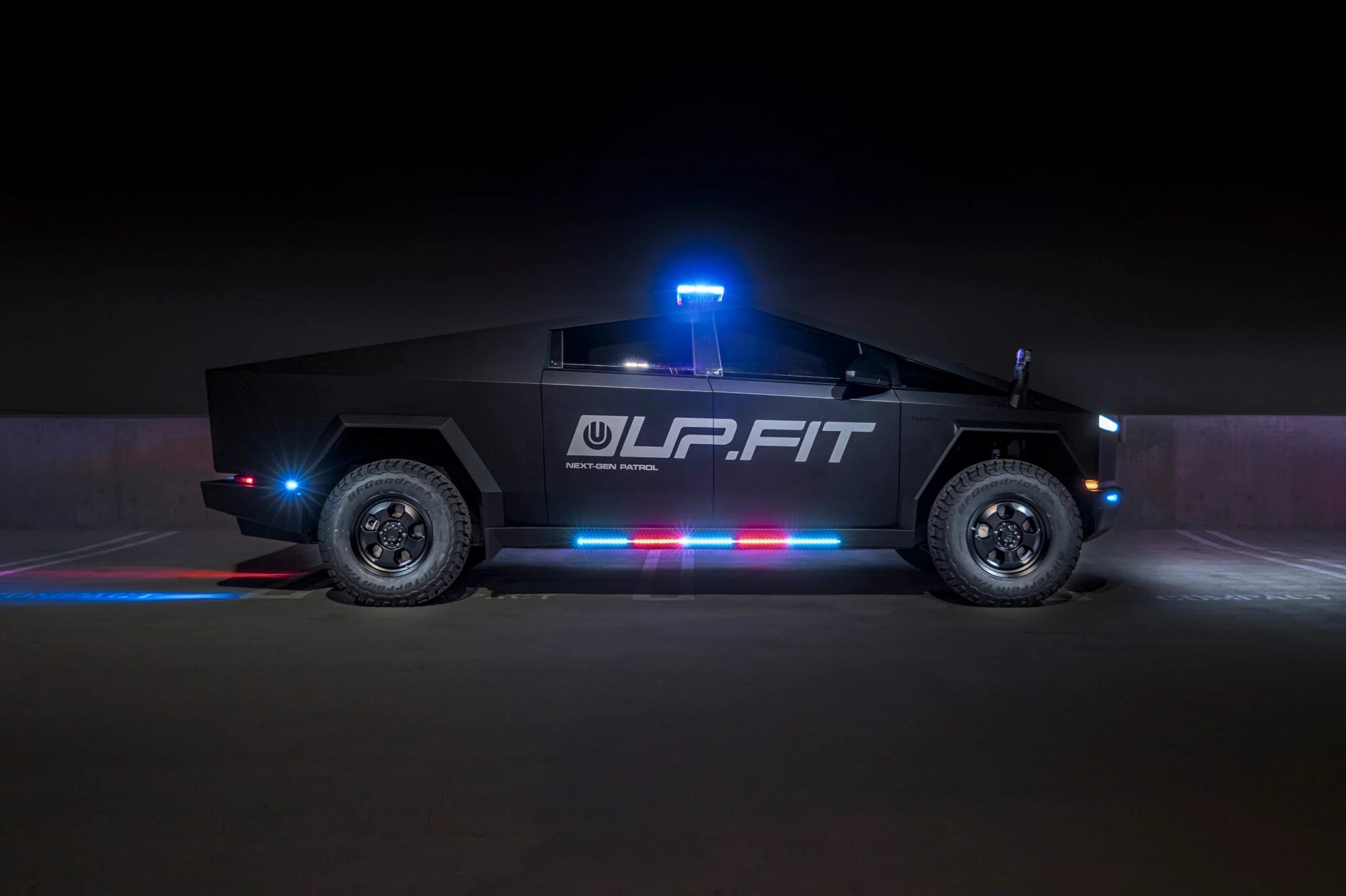 Tesla Cybertruck som politibil 1 UP-Tesla-Cybertruck-Police-Truck-6-2048x1364
