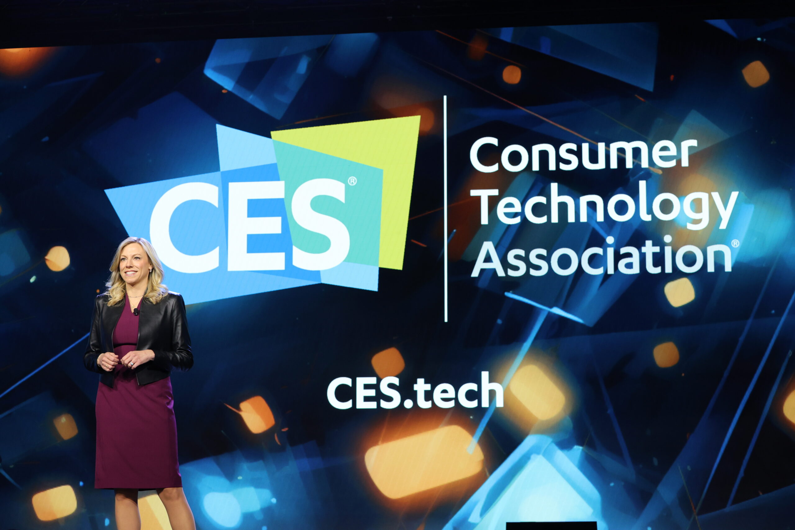 CES 2025 i Las Vegas: Det kan vi forvente 1 CTASr.VPKinseyFabrizioSpeakingatCESStateoftheIndustryAddress 1 scaled