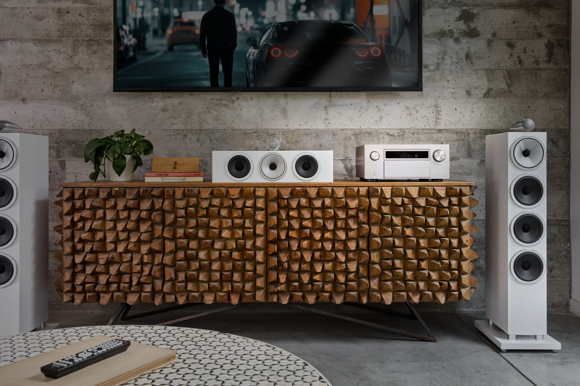 13,4 kanaler og 1.950 watt: Denon AVC-10H surroundforstærker 1 Low Denon AVC A10H In Situ Silver 003