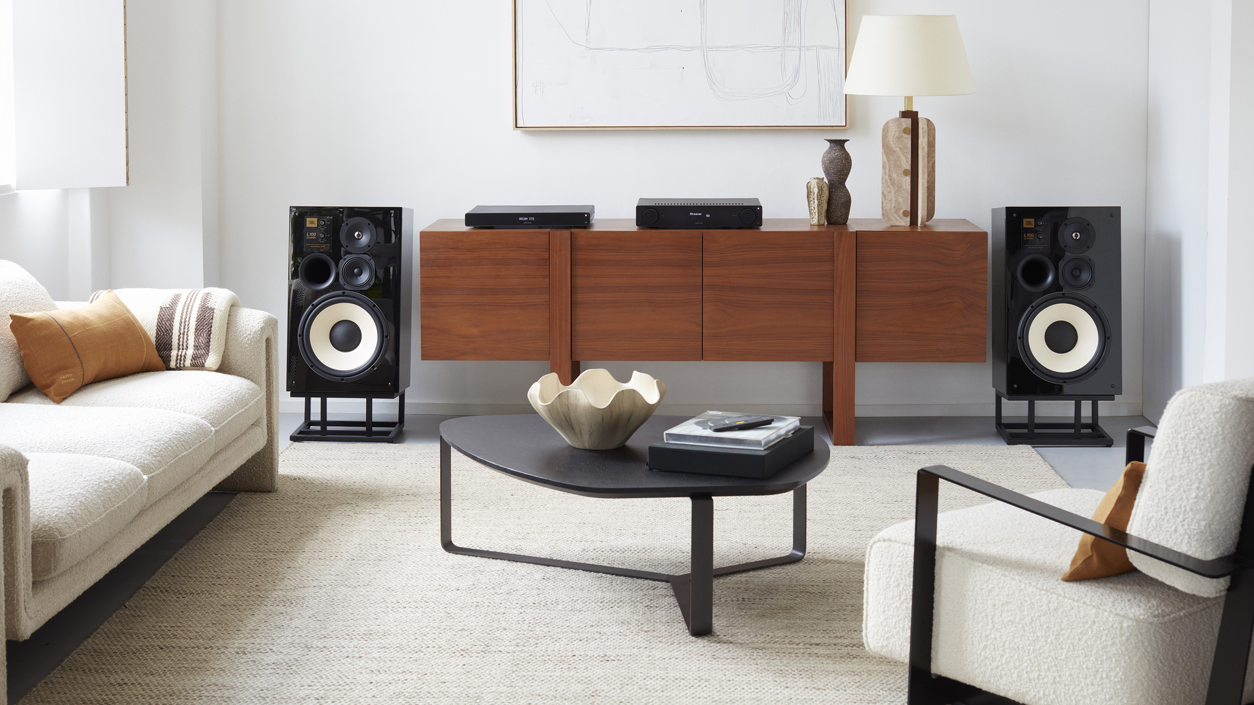 Arcam Radia ST5 5 ARCAM Radia ST5 A25 JBL L100 Lifestyle