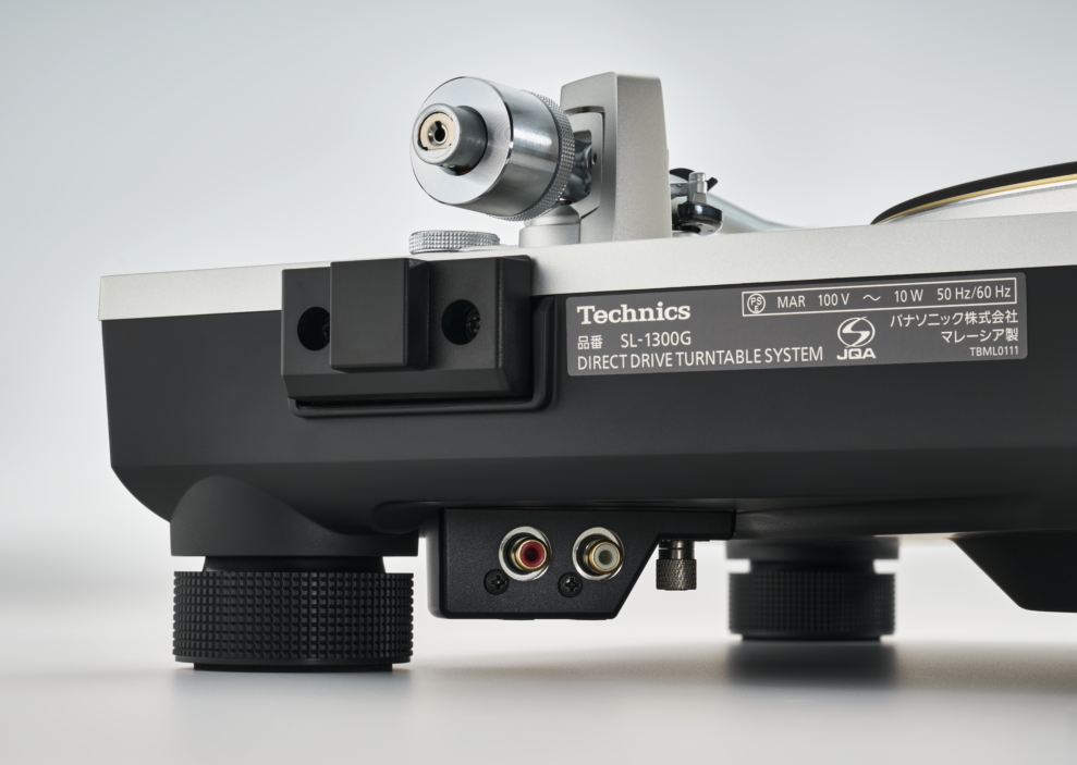 Direct Drive Turntable System SL 1300G Silver 08