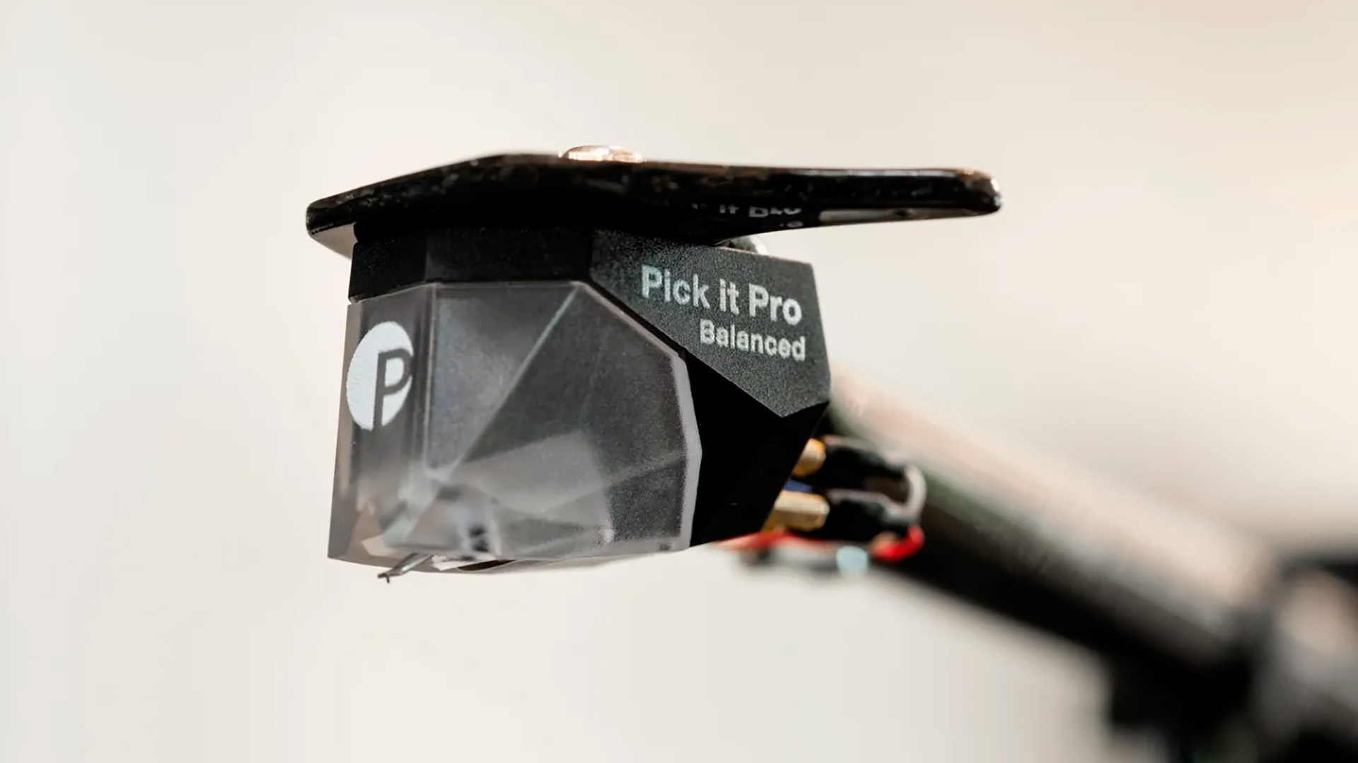 Pro-Ject Debut Pro B er perfekt balansert 1 Pro-Ject Debut Pro B er perfekt balansert 1