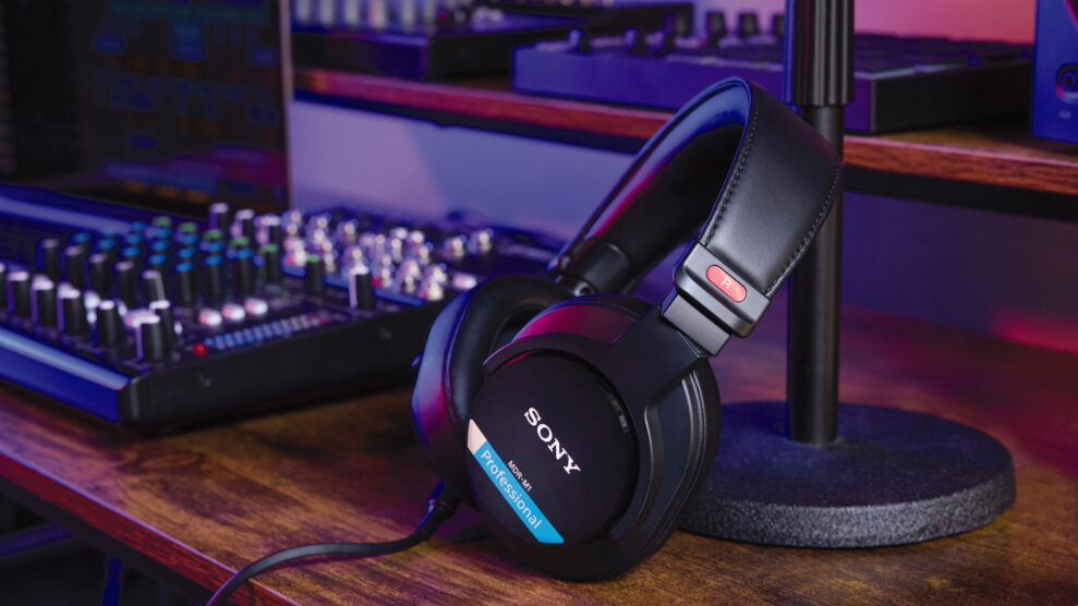 SONY-MDR-M1-lifestyle-8-scaled