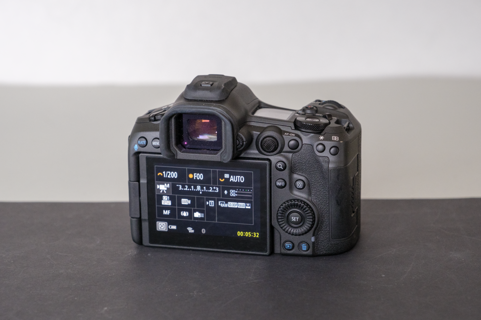 Canon EOS R5 Mark II 5 Canon EOS R5 Mark II 9