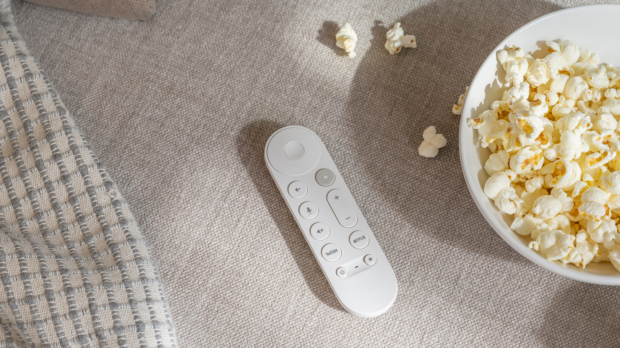 Google TV Streamer 4 Porcelain Remote Google TV Streamer