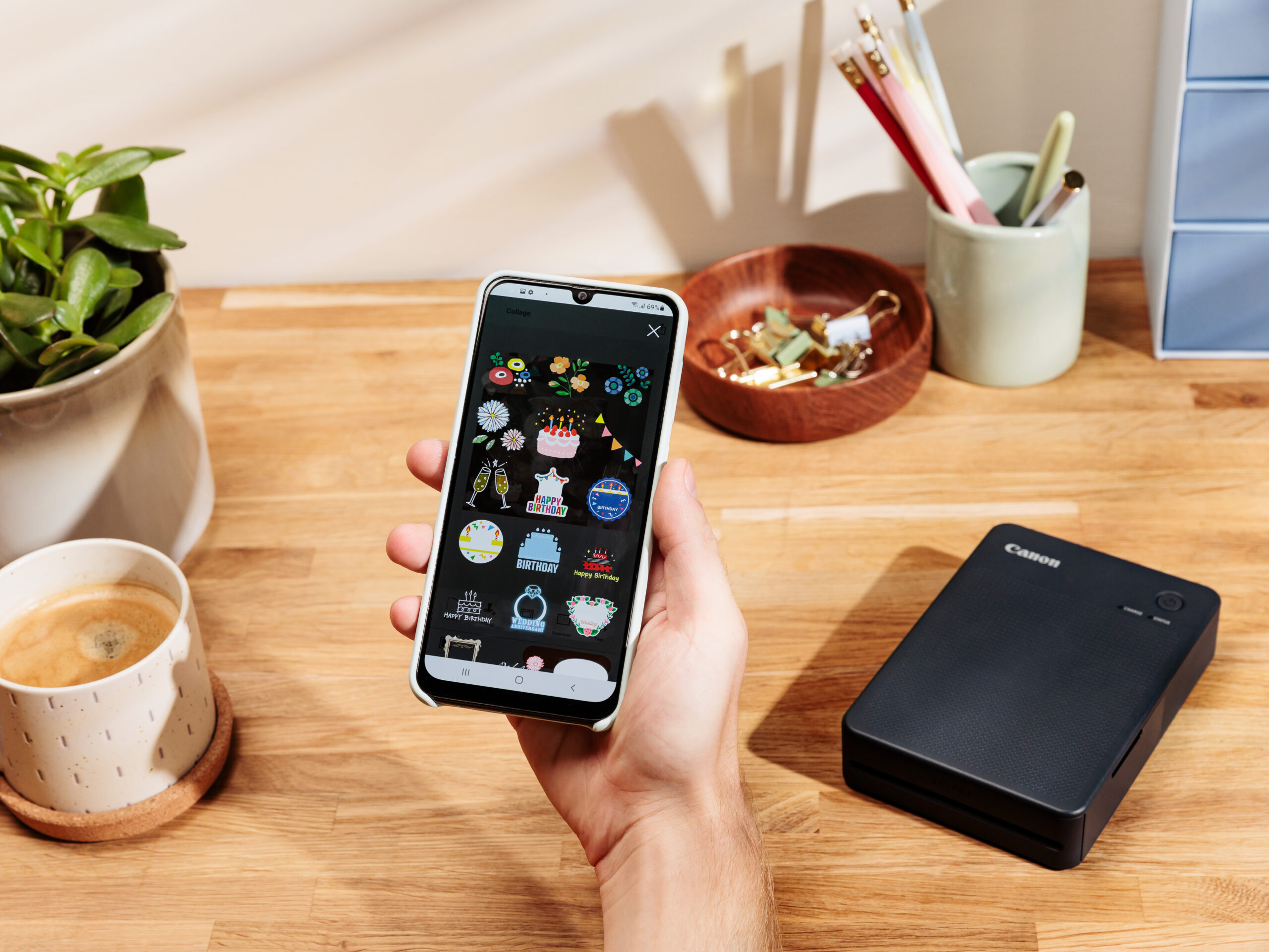 SELPHY QX20 lifestyle SPLA stamps 628440 4x3 scaled