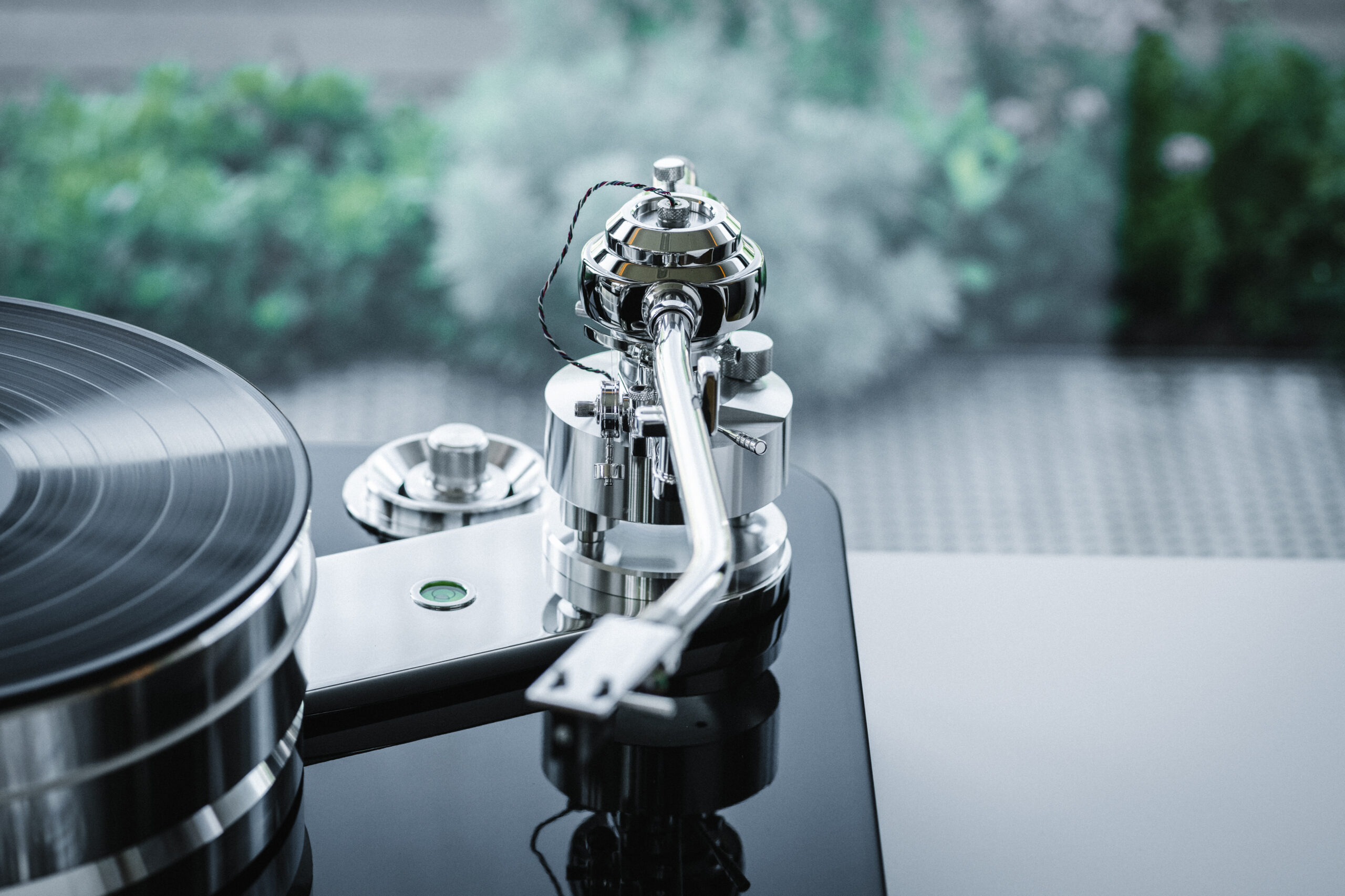 Pro-Ject Signature 12.2 pladespiller 3 Signature 12.2 lifestyle 16 scaled