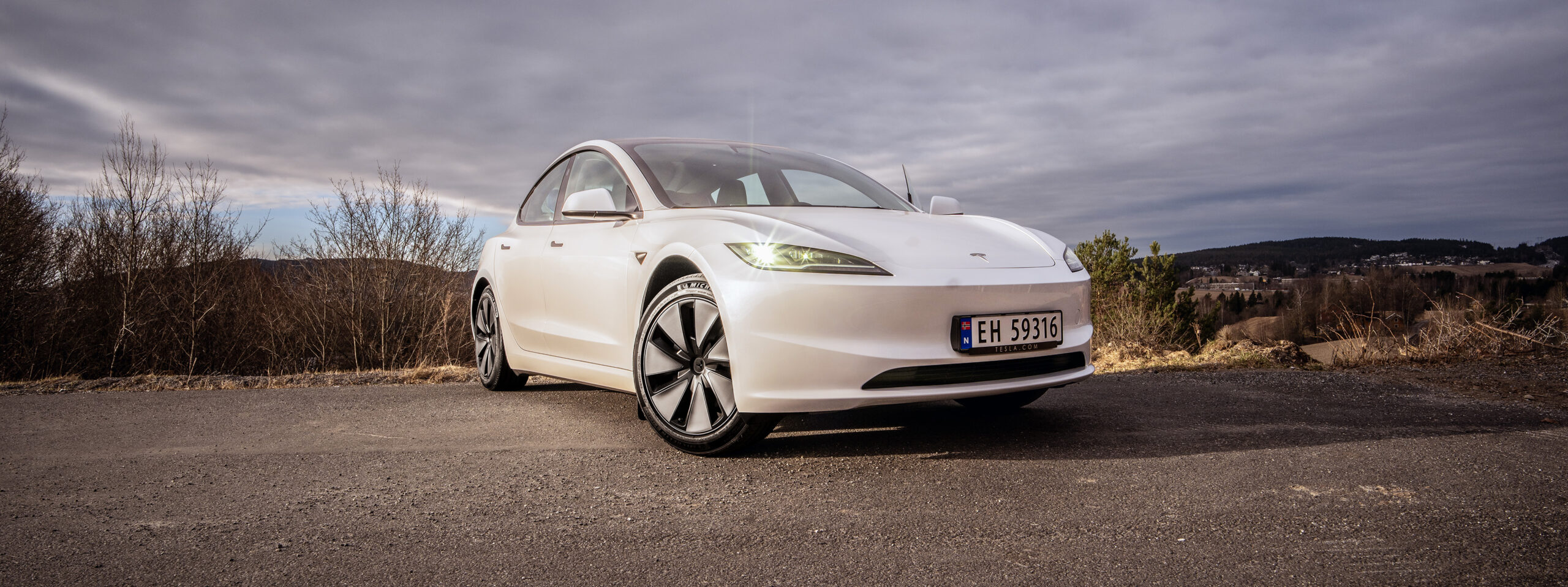 Tesla Model 3 kører over 700 km 1 Tesla Model 3 RWD anamorph (downscaled)