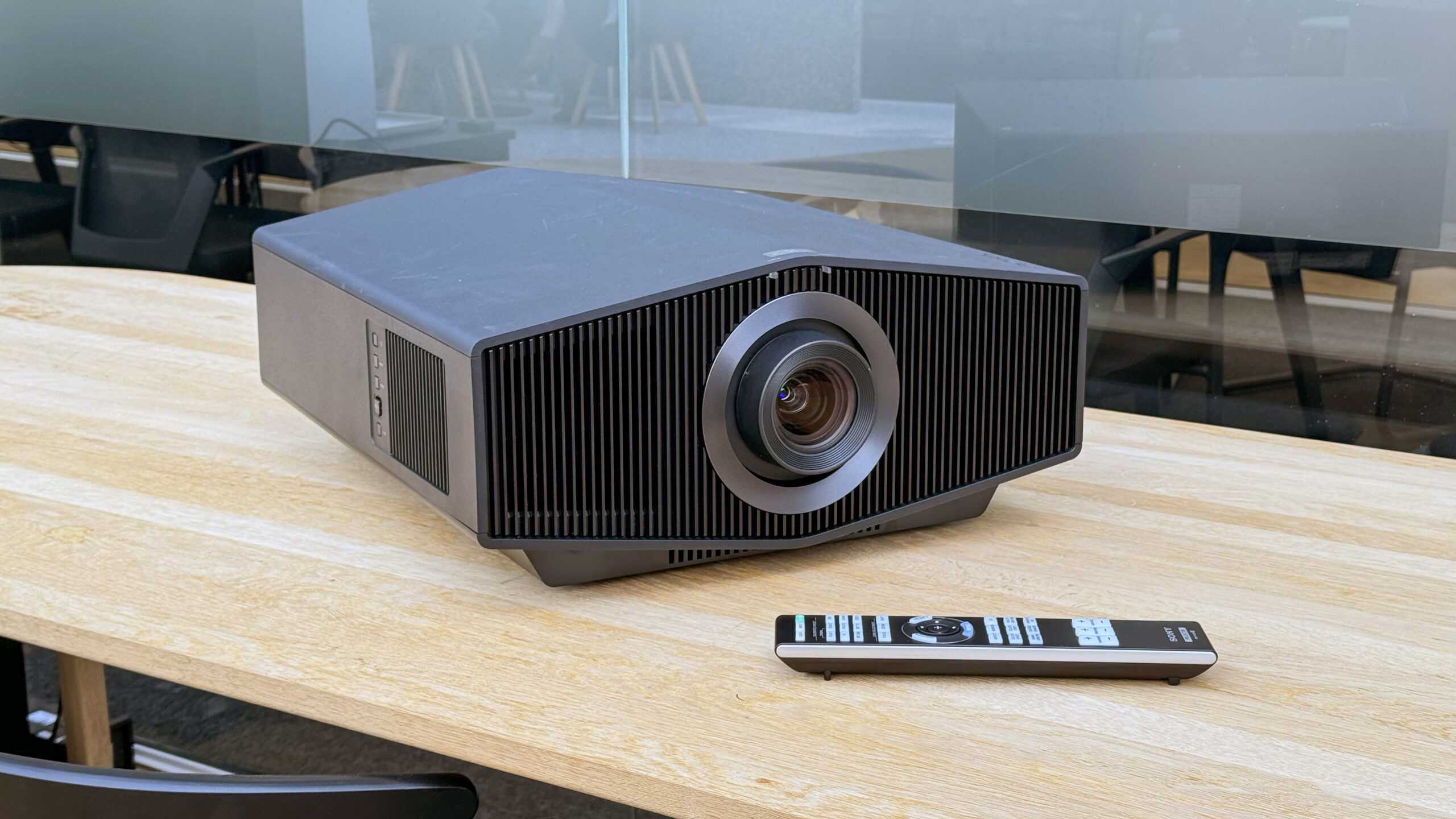 Sony Bravia Projector 8 (VPL-XW6100ES) 5 Sony Bravia Projector 8 2