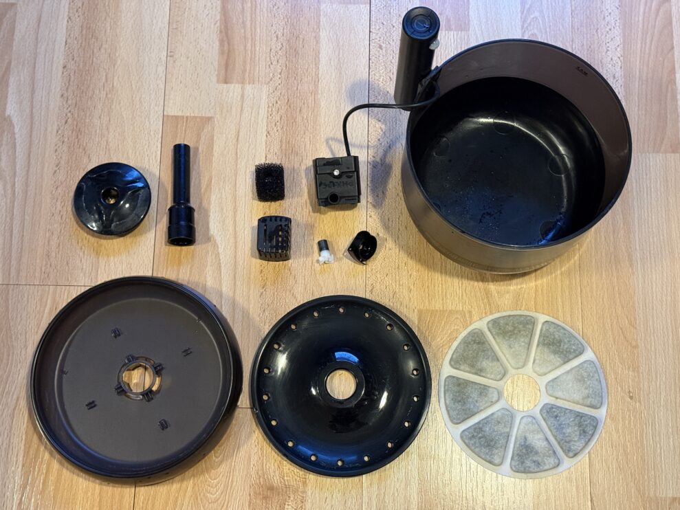 Philips Water Fountain PAW3210 4 philips fountain disassembled web
