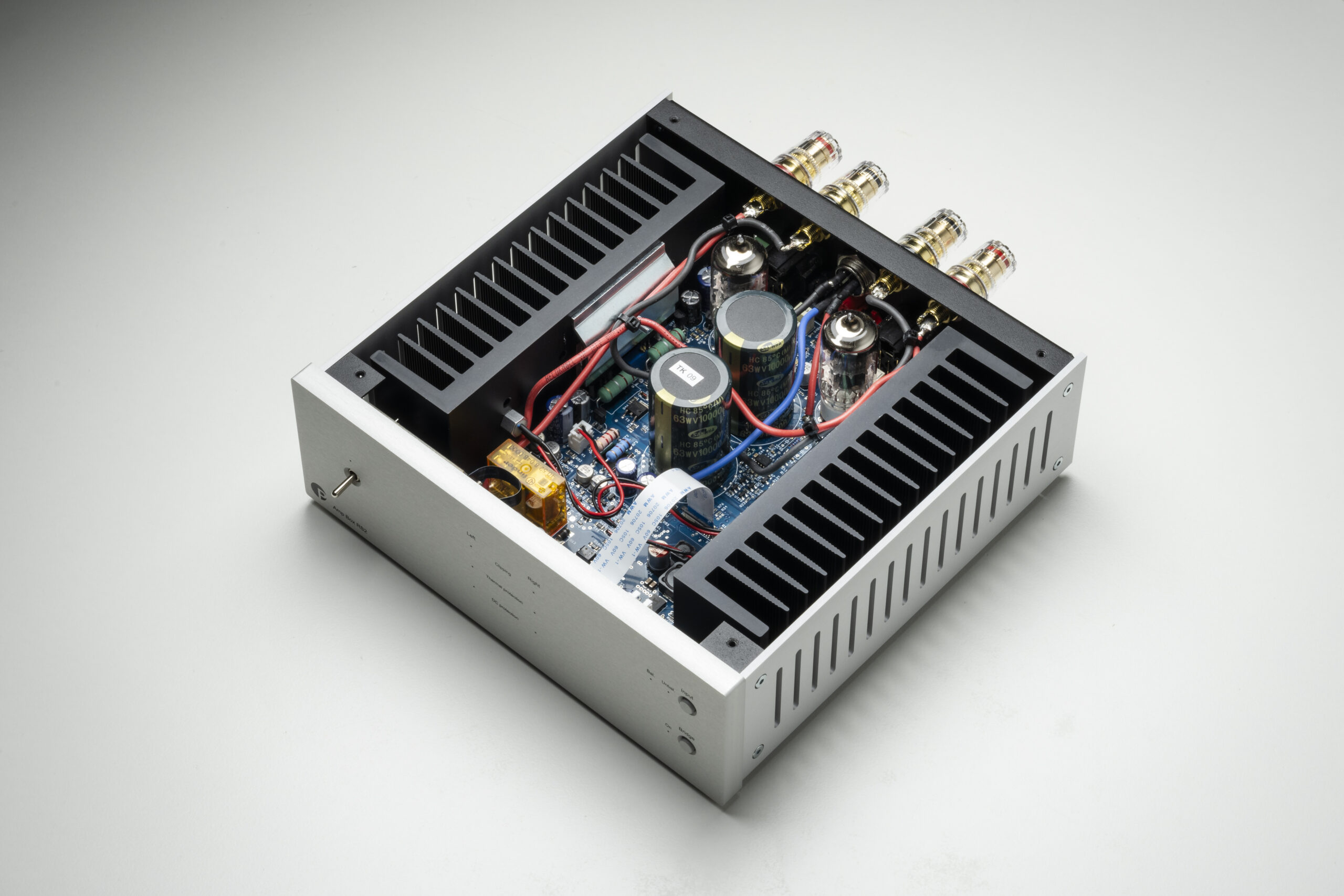 Amp Box RS2 inside 1 scaled