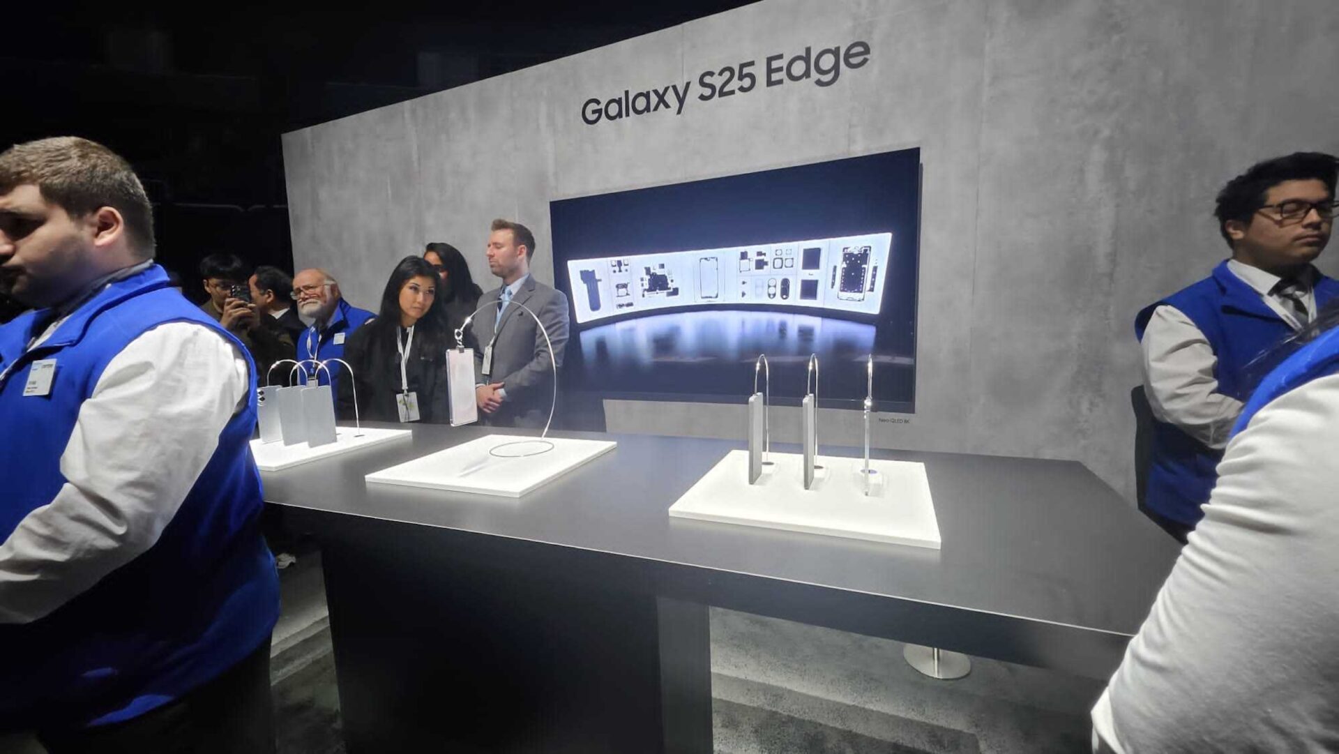 Keramik skal gøre Samsung Galaxy S25 Edge ultratynd