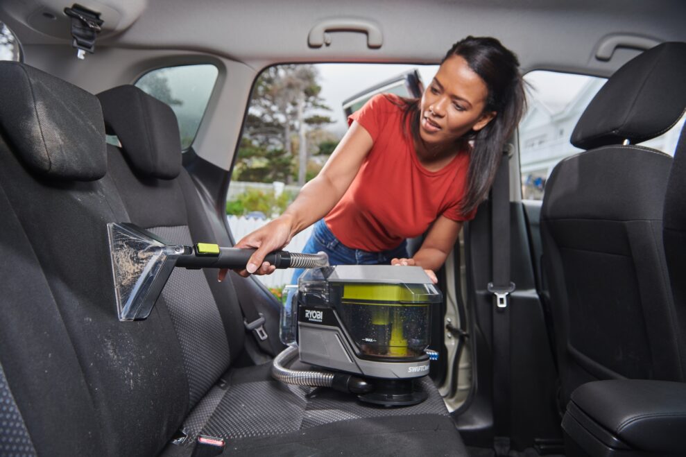 Ryobi One+ Swift Clean RDC18BL-0 3 Ryobi swift clean car web