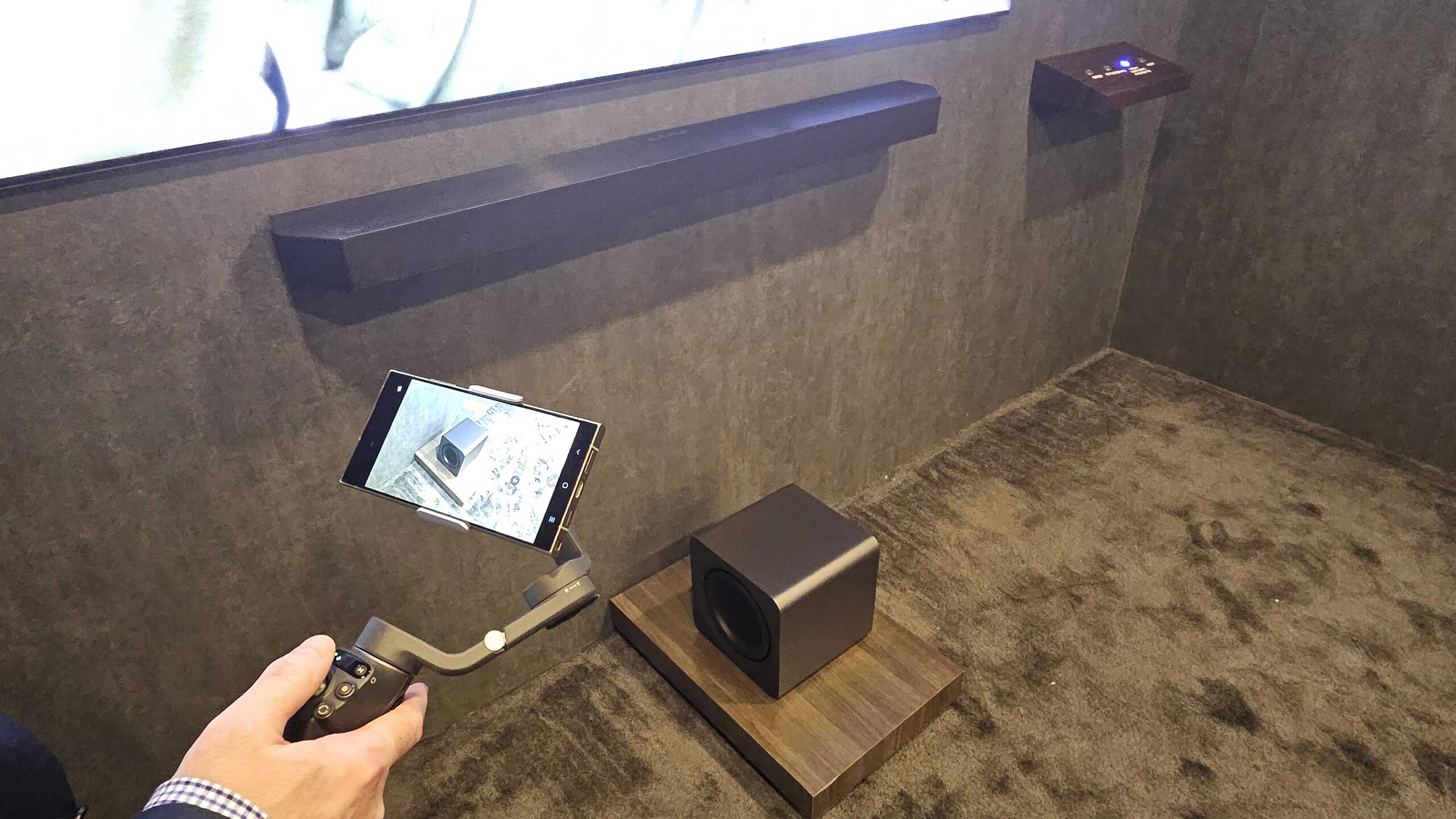 CES 2025: Samsung Q995F - Mere bas fra en krympet subwoofer 4 Samsung HW Q995F 2 scaled