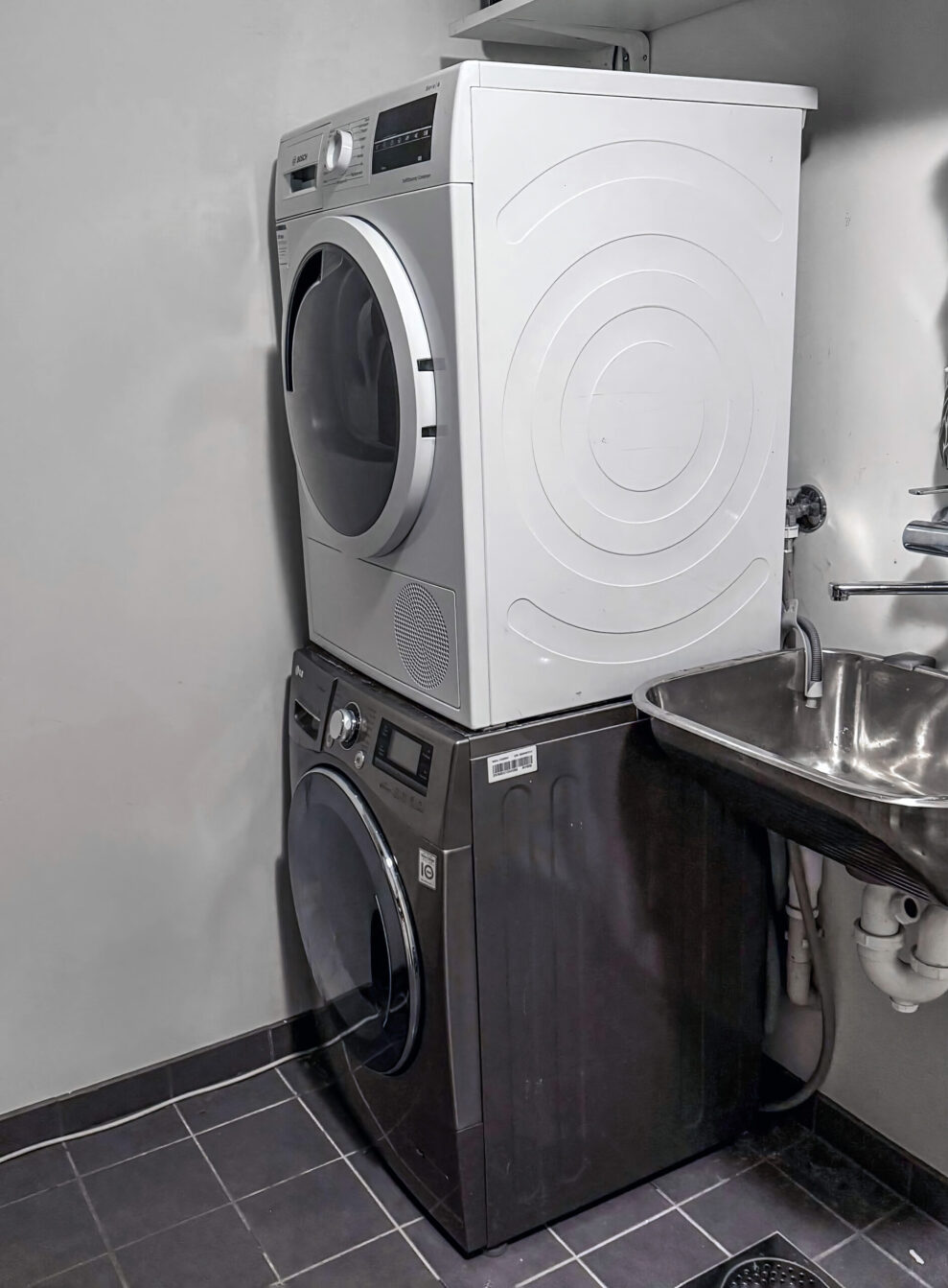 LG-washer-dryer-on-tip-scaled
