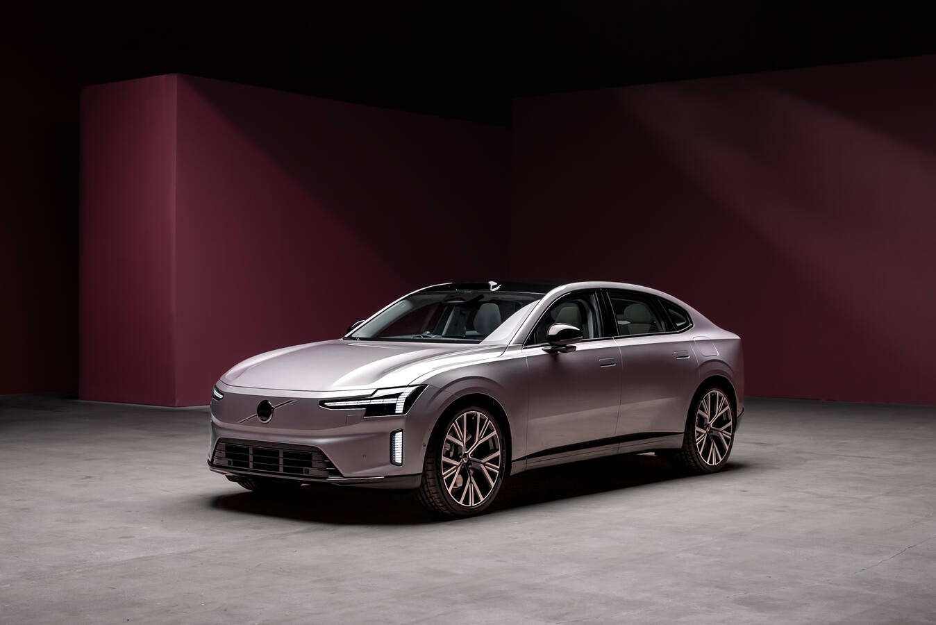 Volvo ES90 høj sedan: Rækkevidde på 700 km