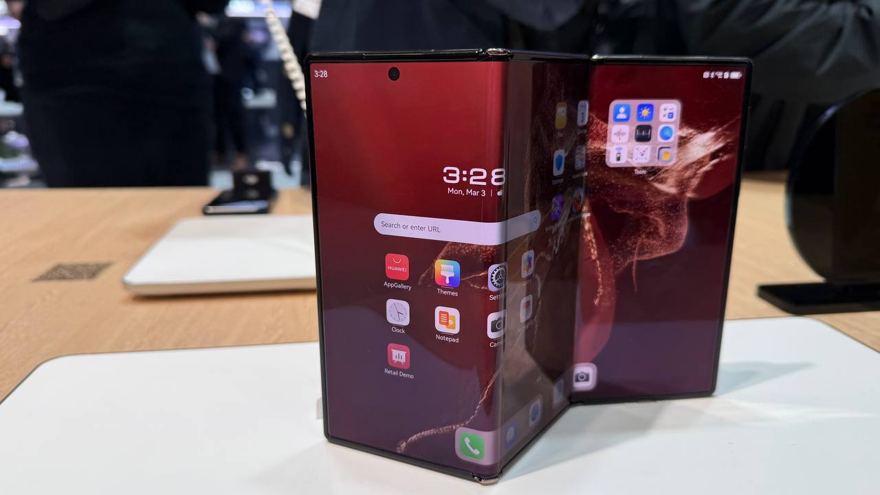 MWC 2025: Sådan er Huawei Mate XT