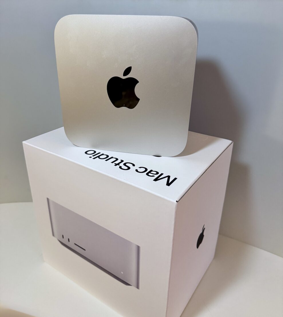 Apple Mac Studio M3 Ultra 2 mac studio box web