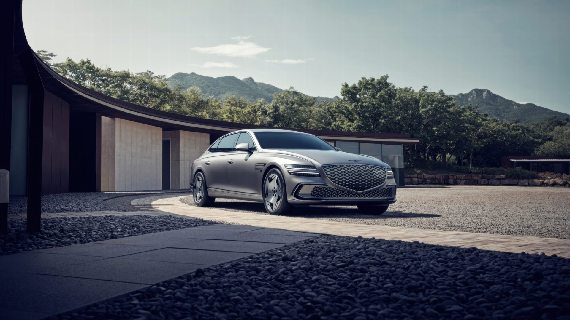 Genesis_G80_Exterior_Front-Quarter-1920x960.jpg