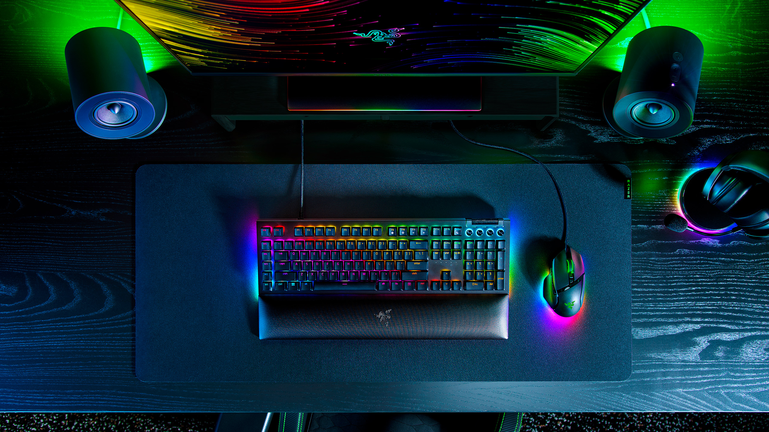 Blackwidow V4 517 R2