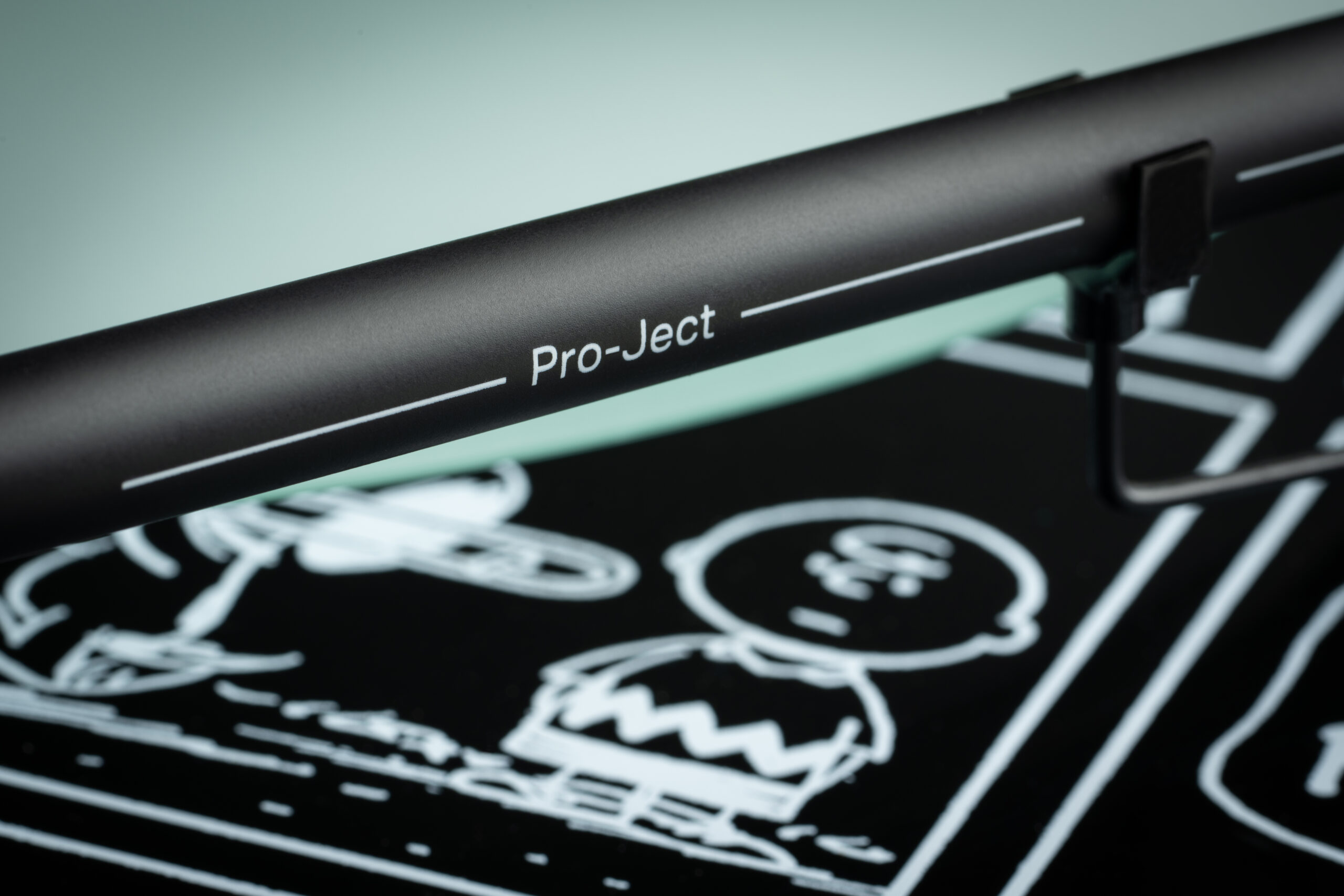 Pro-Ject Peanuts pladespiller 1 Peanuts Turntable Tonearm Detail 1 scaled