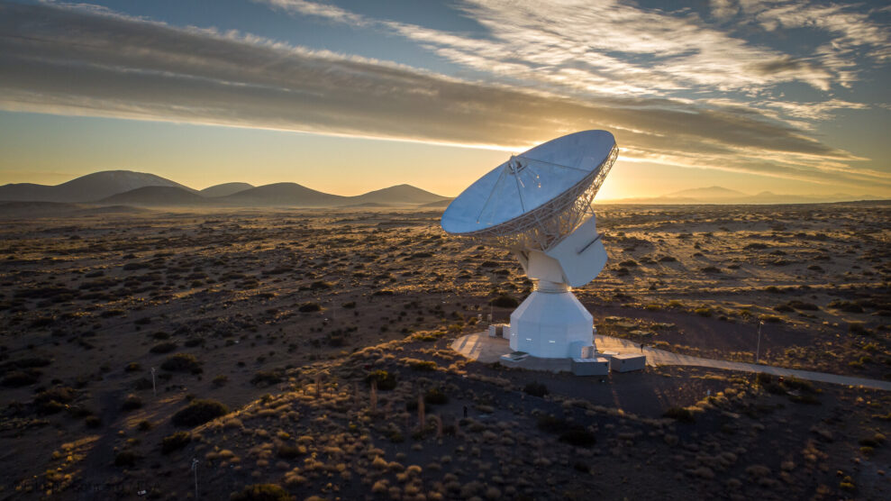 Nu lander den første europæiske månebil 1 ESA s Malarguee tracking station at sunrise pillars