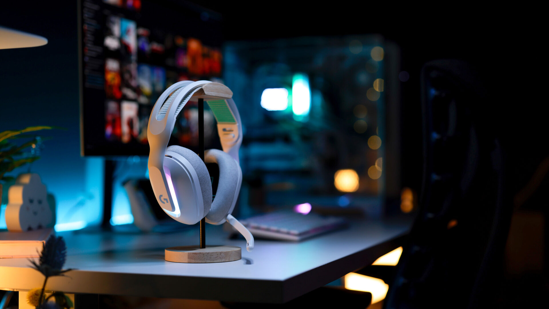 G522 White 021