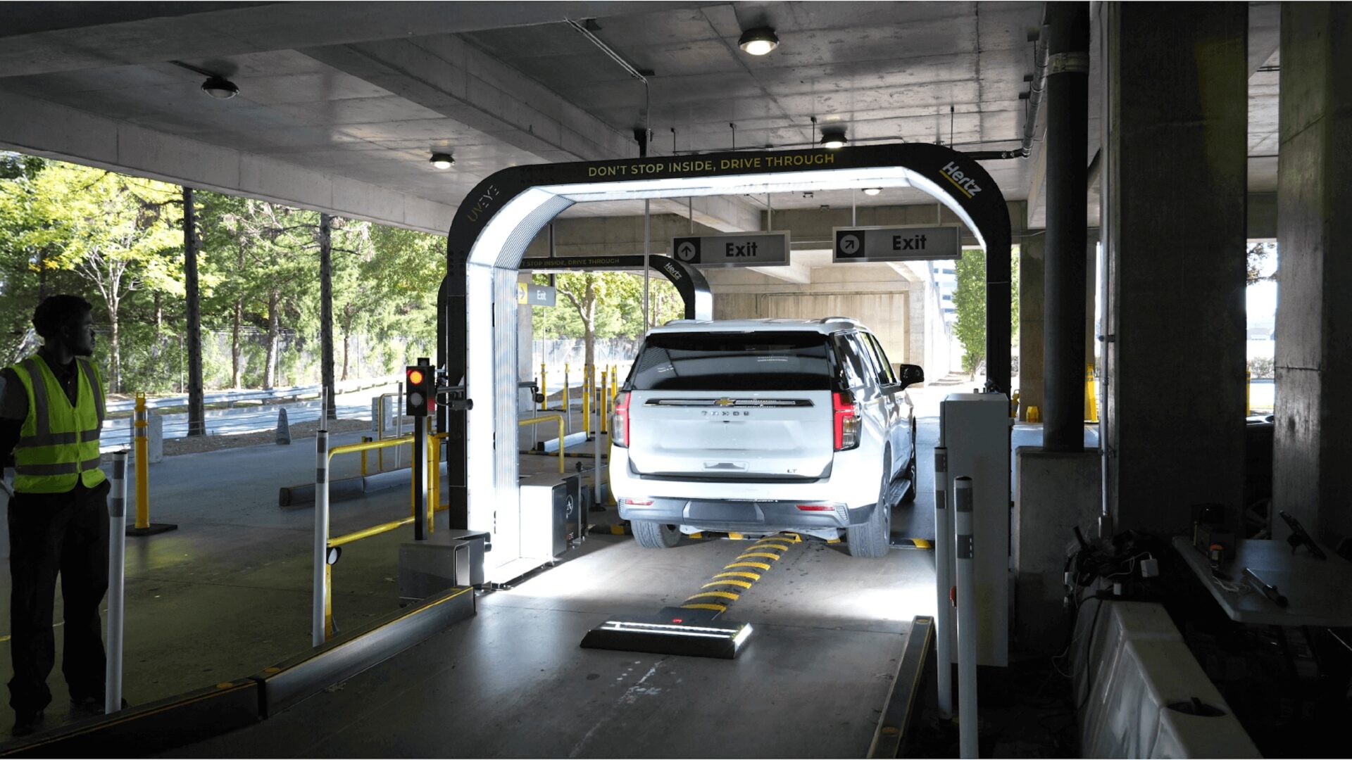 AI-scanner sender Hertz-kunde regning på 440 dollars for skramme på 2,5 centimeter