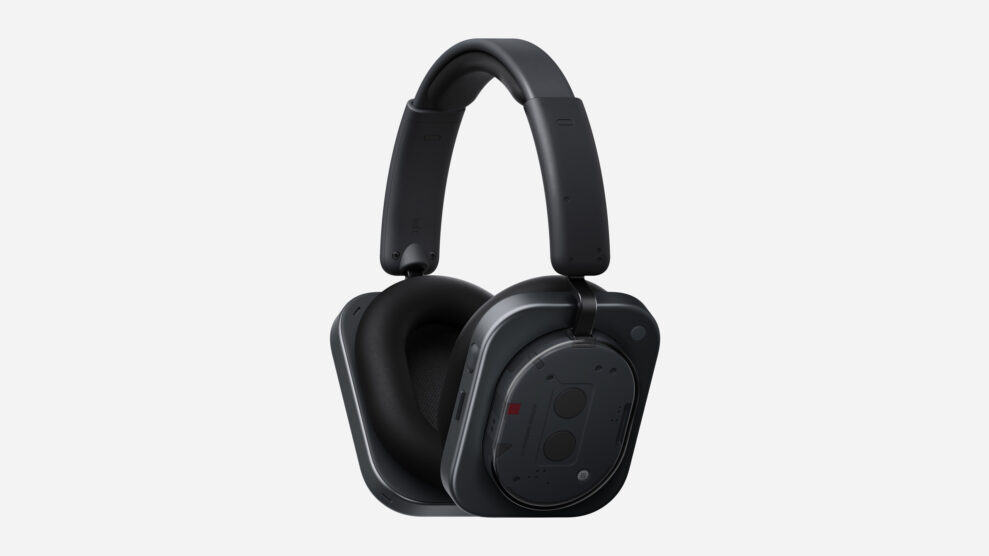 Elekid_Right45_Black_16x9 Elekid_Right45_Black_16x9