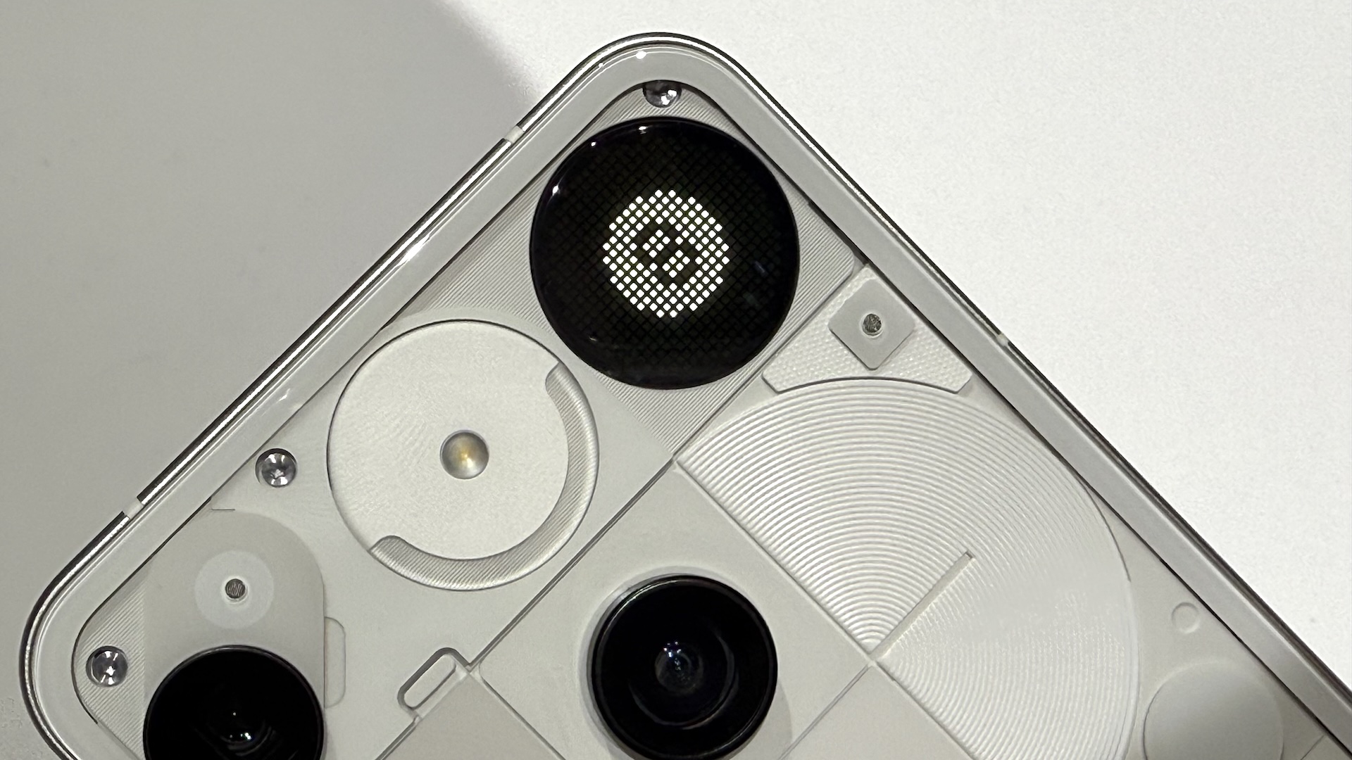 Nothing Phone (3) lansert med Snapdragon 8s Gen 4 og periskopkamera 3 Nothing Phone (3)