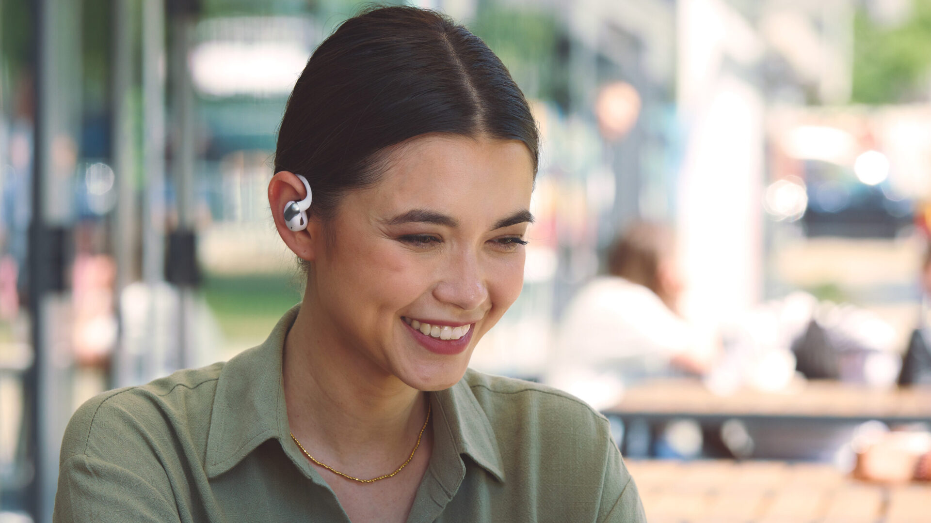 JBL Sense Pro og Soundgear Clips: Hør musik uden at lukke verden ude