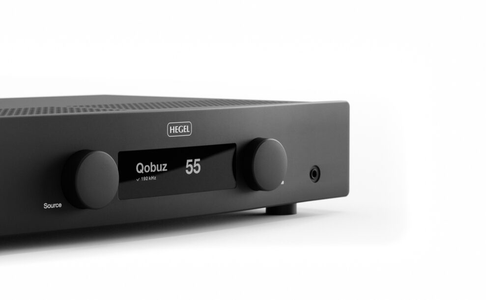 H150 Black Front Detail Angle