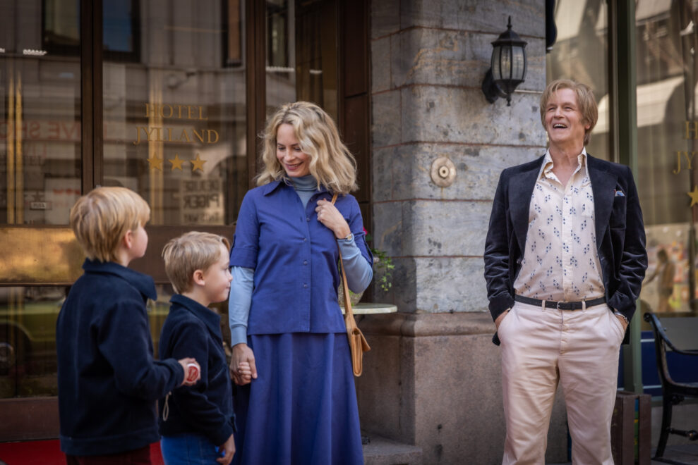 I-kjaerlighetens-navn_1-1