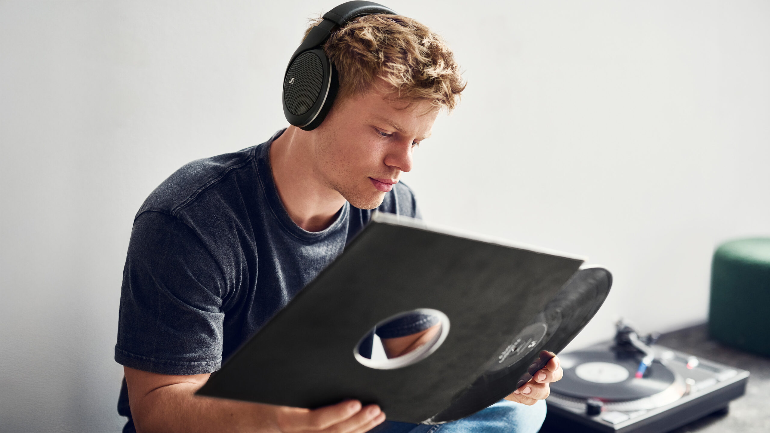 Sennheiser HD 550 2 Sennheiser HD 550 music lifestyle