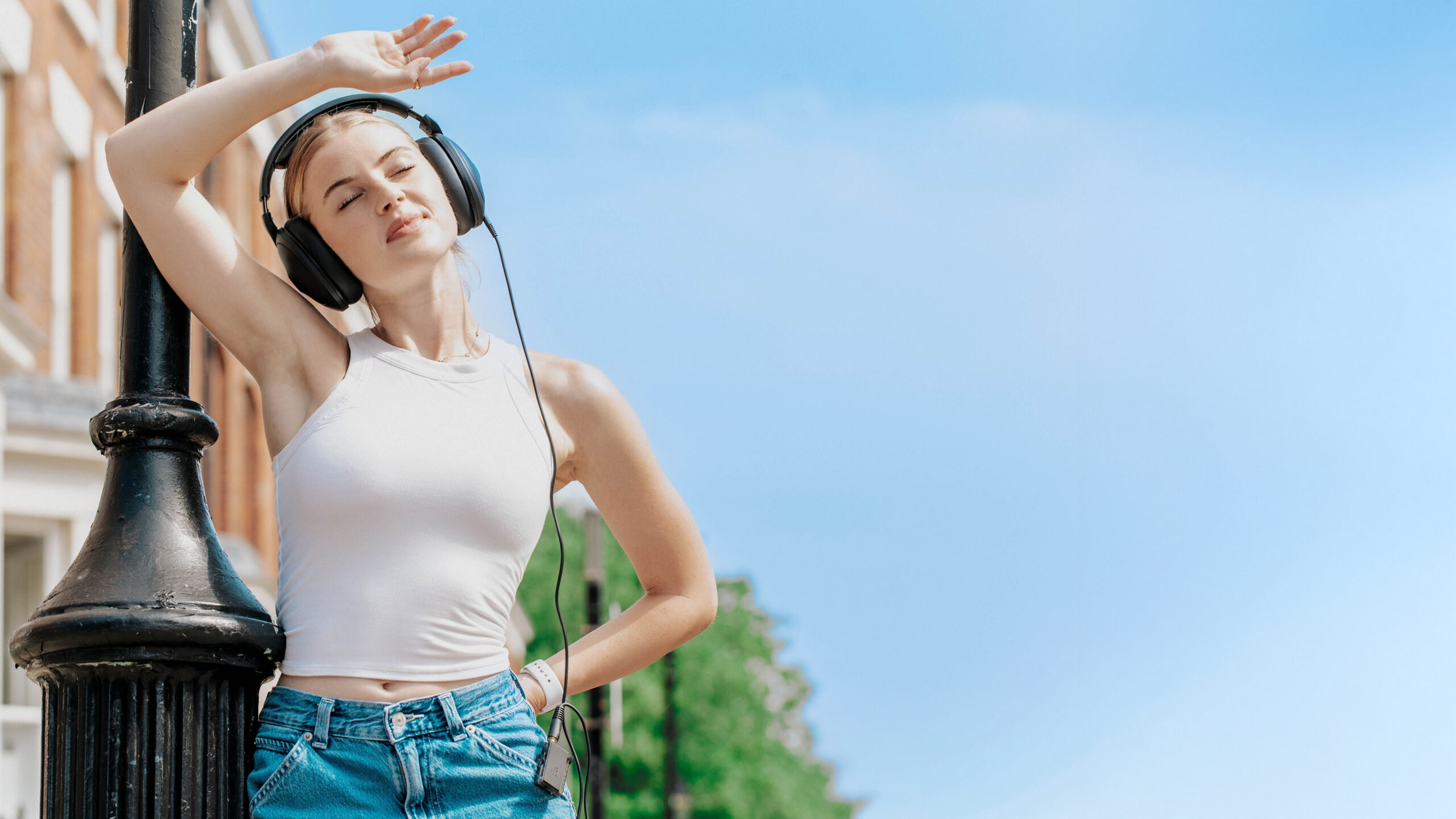 iFi Go Blu Air lifestyle 2