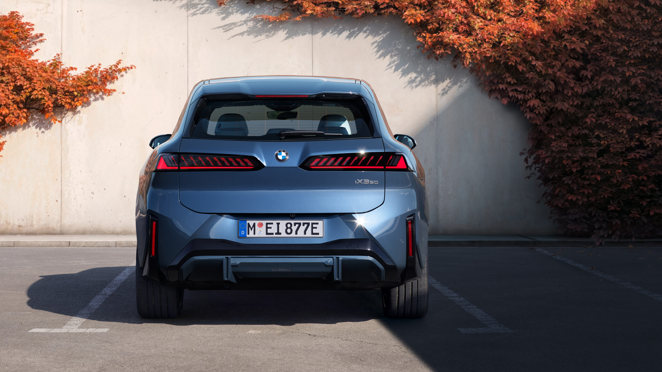 P90615627_highRes_the-new-bmw-ix3-50-x