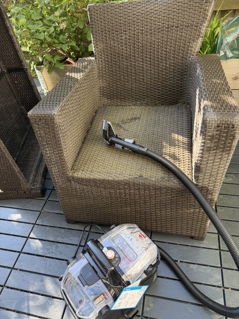 SpotClean-HydroSteam-patio-web