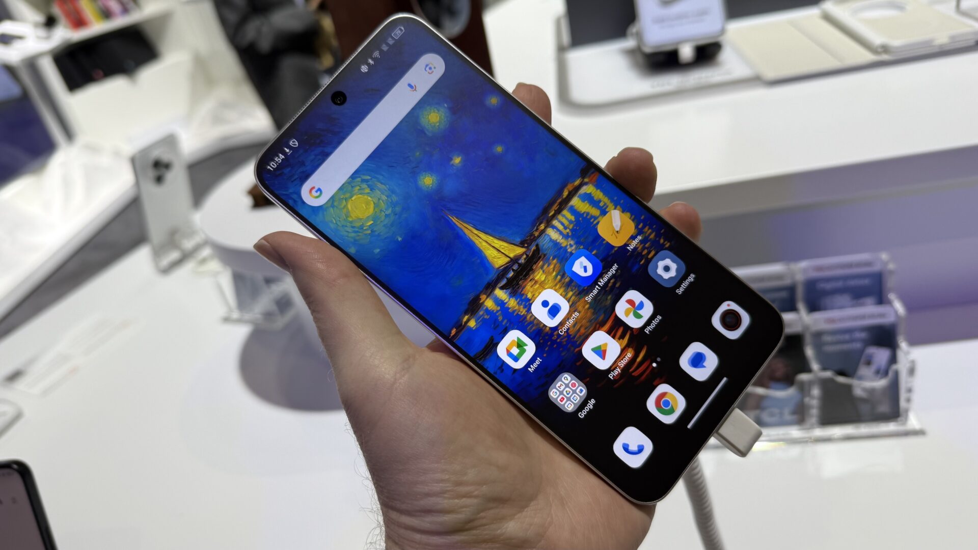 IFA 2025: TCL lancerer smartphone med papirlignende skærm